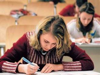 Povinné státní maturity by studenti mli skládat za rok a pl.